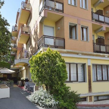 Hotel Attico 끼안챠노테르메 외부 사진