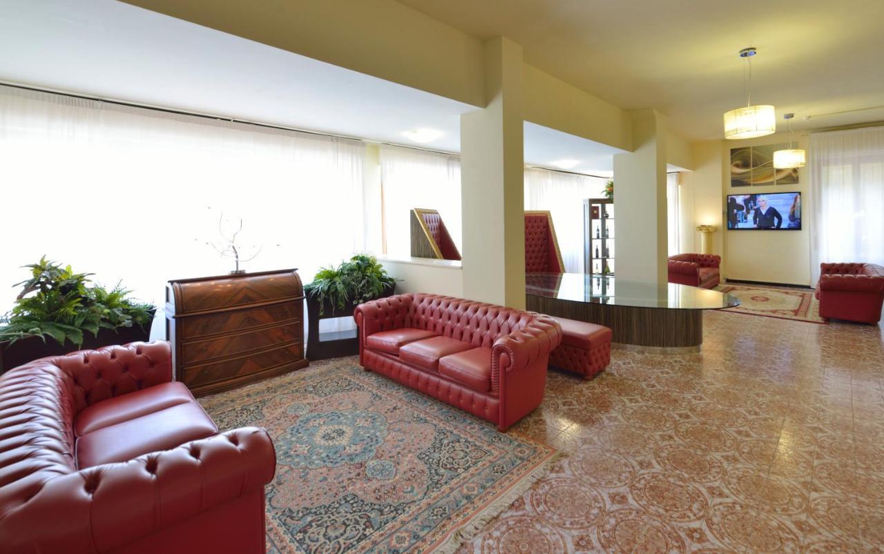 Hotel Attico 끼안챠노테르메 외부 사진