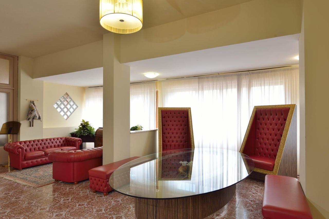 Hotel Attico 끼안챠노테르메 외부 사진