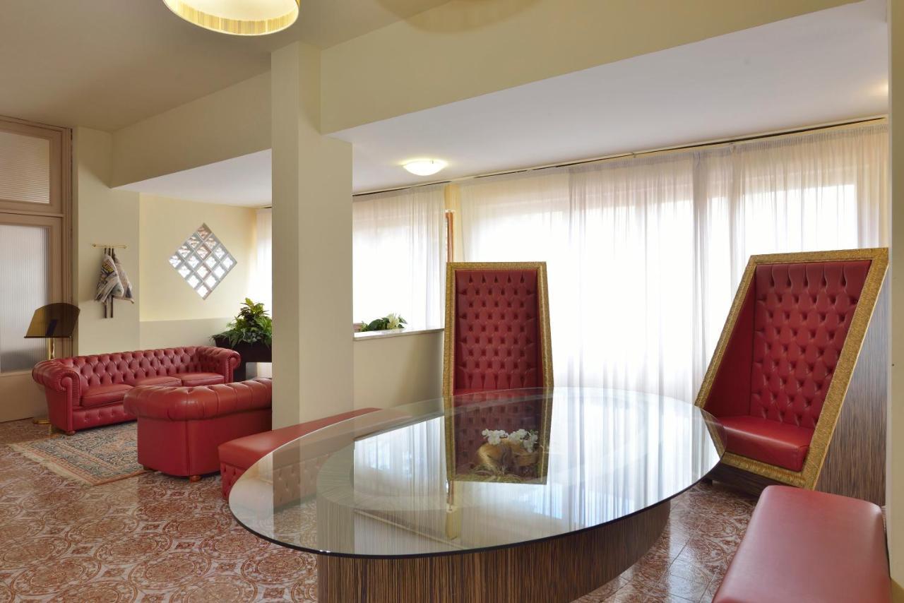 Hotel Attico 끼안챠노테르메 외부 사진